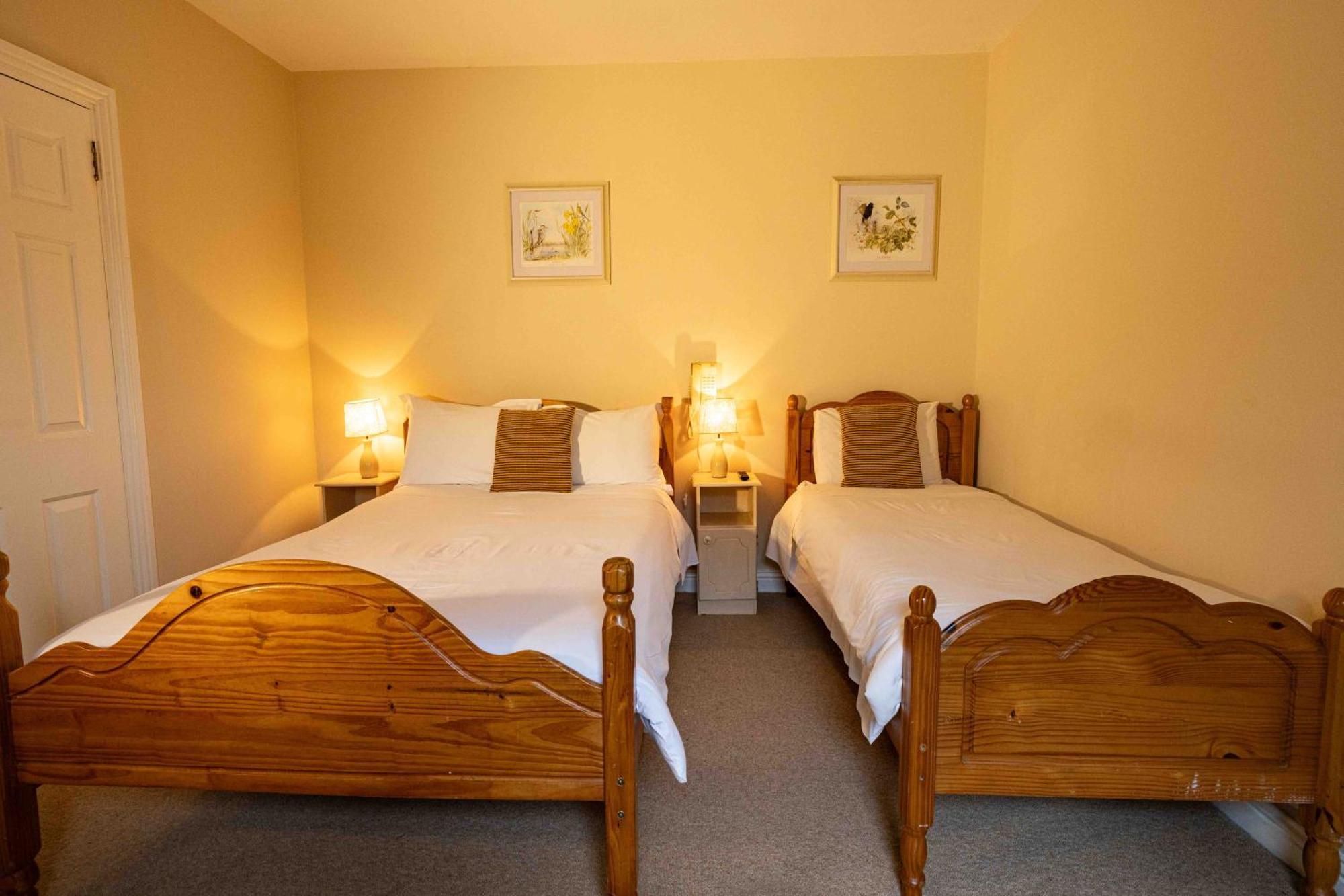 Bed and breakfast Mccarthy'S Westport Extérieur photo
